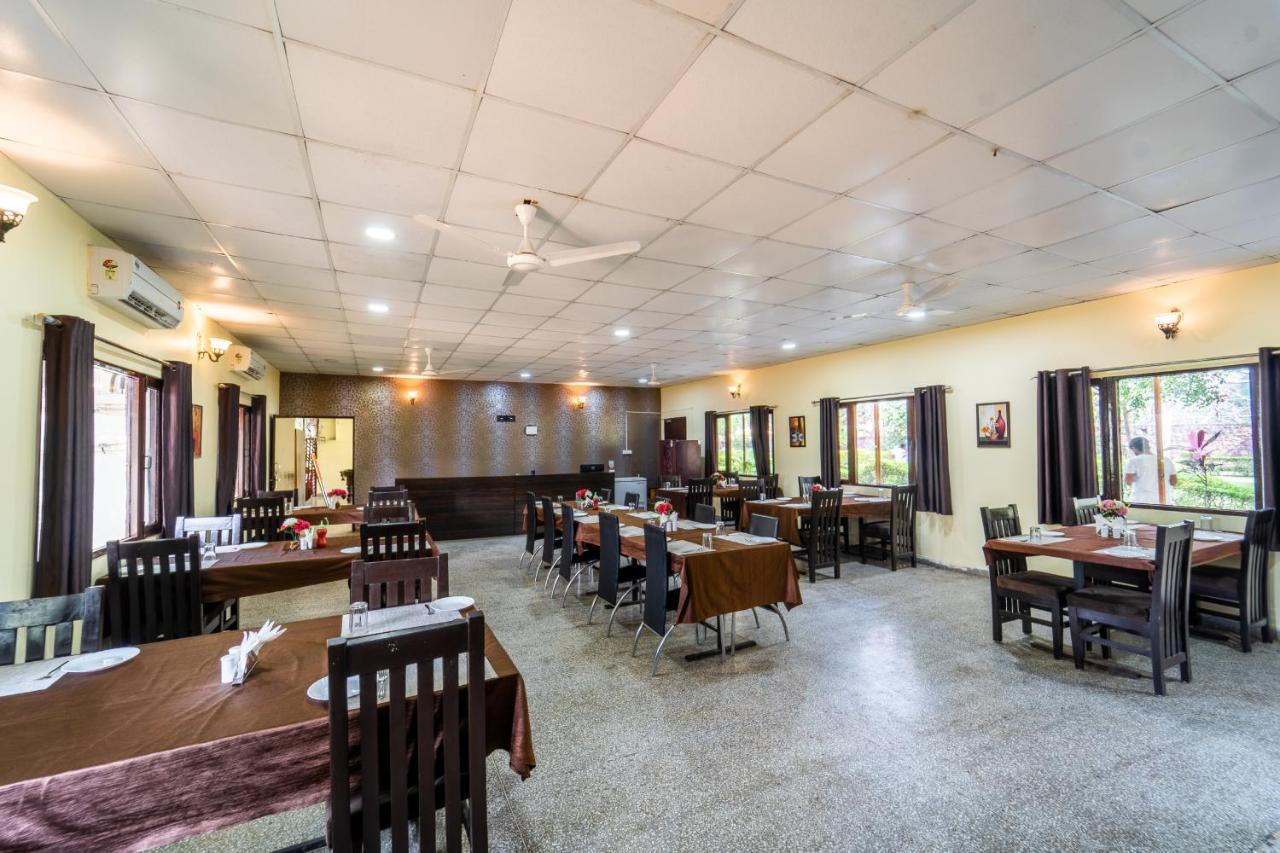 Narmada Hills Resort Godarpura Exterior foto