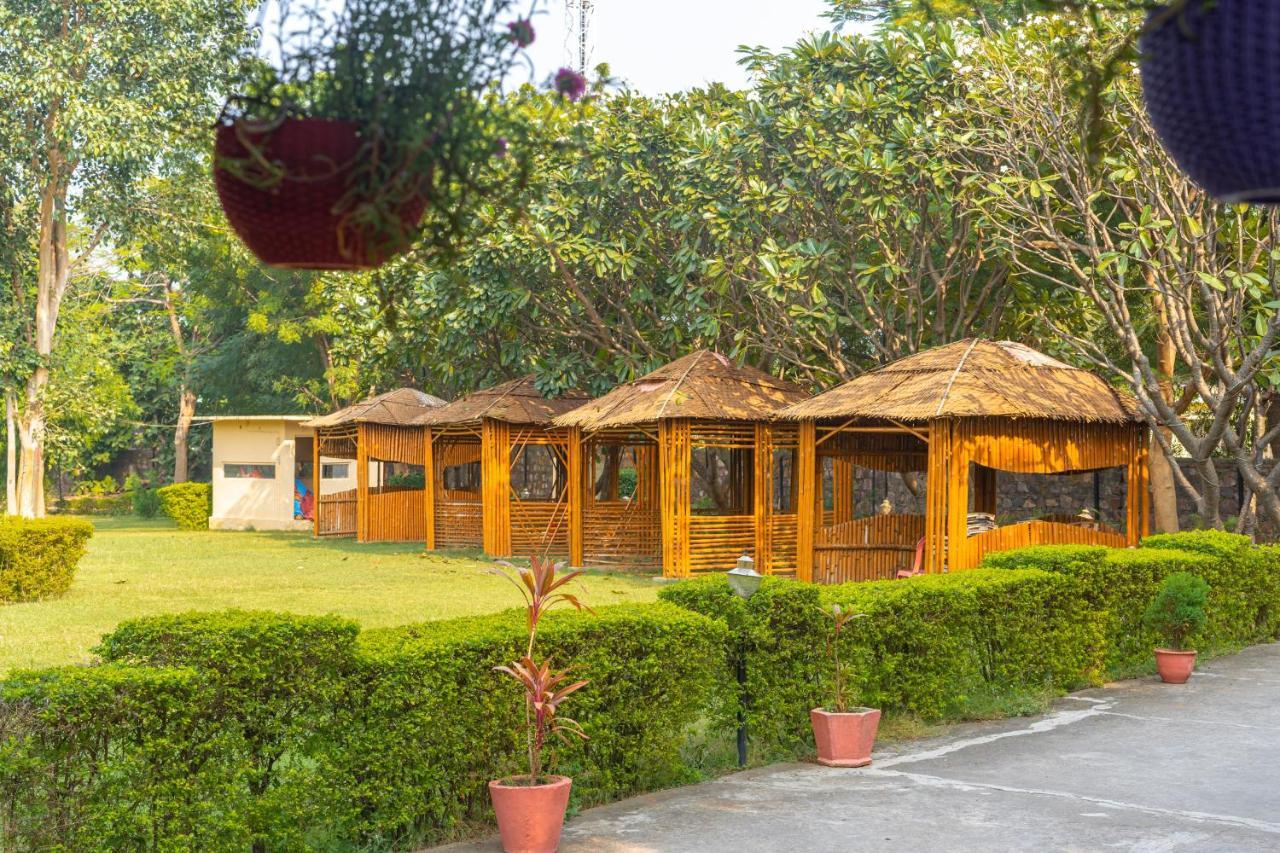 Narmada Hills Resort Godarpura Exterior foto