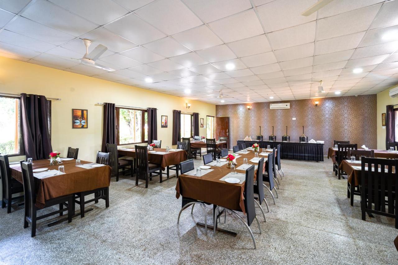 Narmada Hills Resort Godarpura Exterior foto